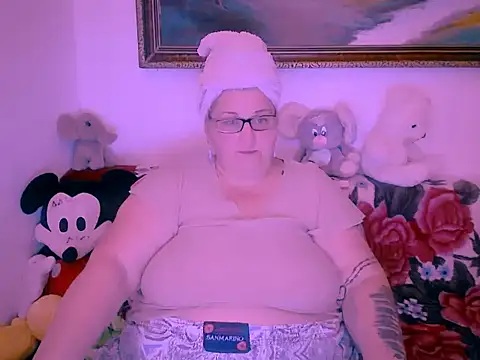 Marryllunax online show from November 10, 8:14 pm