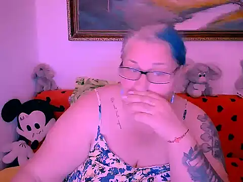 Marryllunax online show from October 25, 6:08 pm