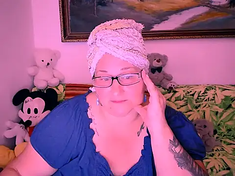 Marryllunax online show from October 11, 6:53 pm