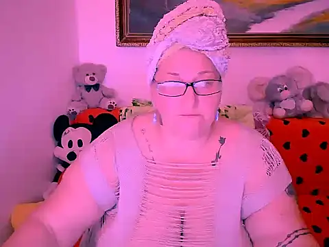 Marryllunax online show from October 23, 7:01 pm