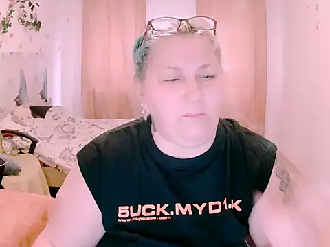 Marryllunax online show from May 13, 3:52 pm
