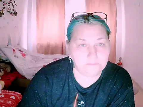 Marryllunax online show from May 10, 10:30 am