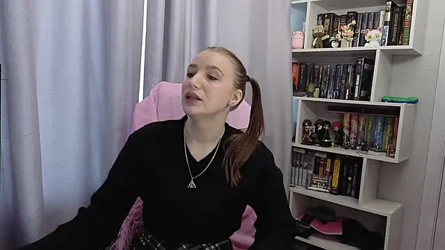 LillyFan-X online show from September 15, 4:24 am