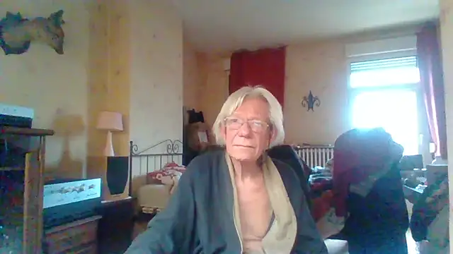 rosanetrav online show from April 12, 7:00 am