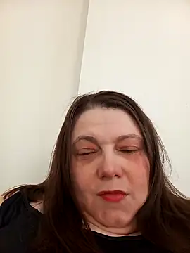 HotHornyEmmaX online show from March 21, 5:17 pm