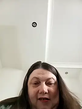 HotHornyEmmaX online show from April 13, 11:47 am