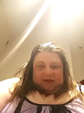 HotHornyEmmaX online show from April 8, 8:43 pm