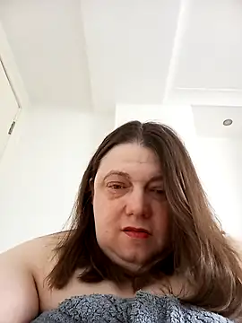 HotHornyEmmaX online show from March 24, 11:54 am