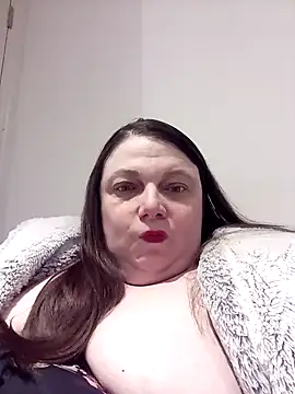 HotHornyEmmaX online show from March 19, 7:38 pm