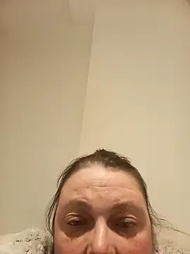 HotHornyEmmaX online show from November 21, 8:19 pm