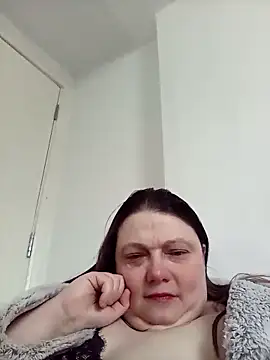 HotHornyEmmaX online show from March 23, 7:42 am