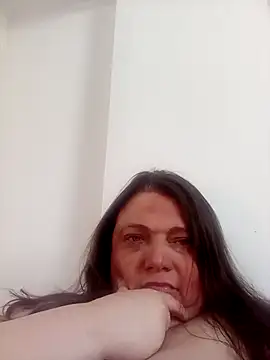 HotHornyEmmaX online show from February 6, 12:37 pm