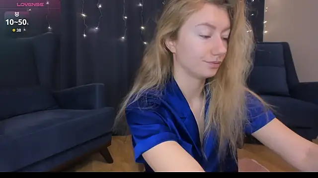 Rachel Rut online show from December 15, 4:18 am