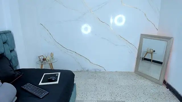 Snapshot of fierygroup chatting on December 16, 12:26 am fierygroup online show from December 16, 12:26 am