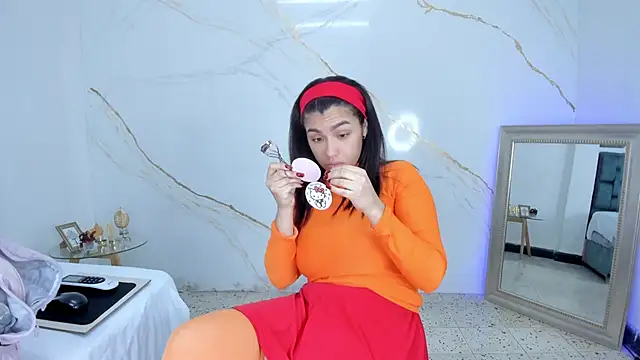 Snapshot of fierygroup chatting on December 5, 12:32 am fierygroup online show from December 5, 12:32 am