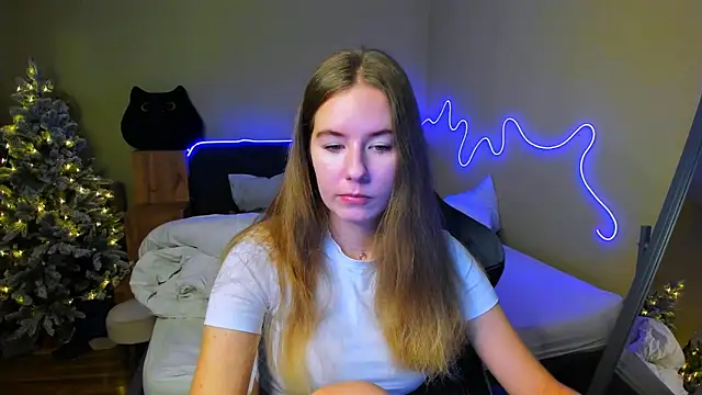 EmilyPaw online show from December 20, 9:56 am