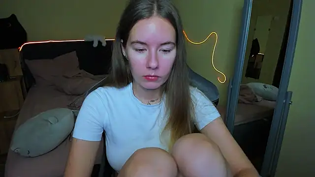 EmilyPaw online show from November 20, 4:07 pm