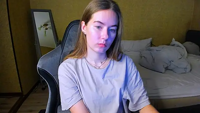 EmilyPaw online show from February 11, 3:34 pm