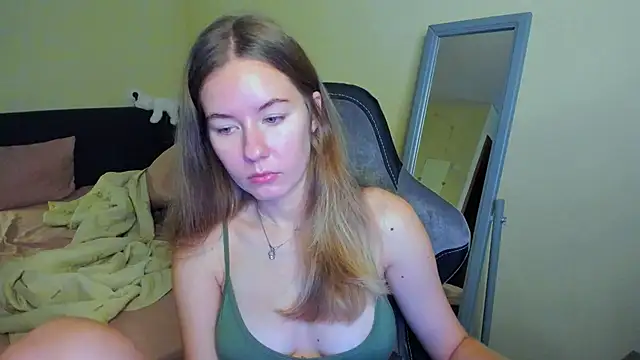 EmilyPaw online show from November 1, 8:52 am