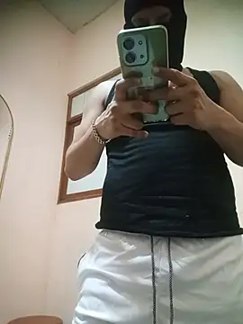 Snapshot of LuisMex1998 chatting on July 1, 7:52 am LuisMex1998 online show from July 1, 7:52 am