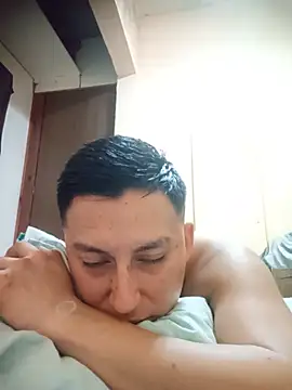 Snapshot of LuisMex1998 chatting on July 11, 1:06 am LuisMex1998 online show from July 11, 1:06 am