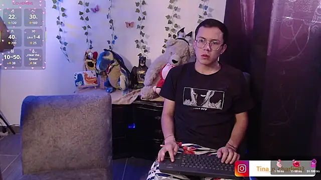 Tina 4 Charlie online show from February 8, 3:10 pm