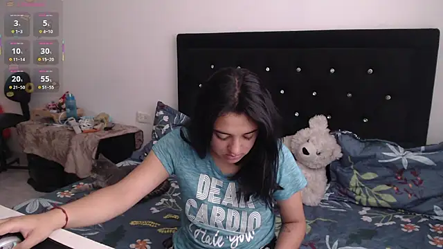 Snapshot of Tina_4_Charlie chatting on February 19, 12:22 pm Tina 4 Charlie online show from February 19, 12:22 pm