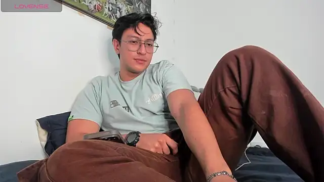 Amon  ashford online show from April 11, 3:36 am