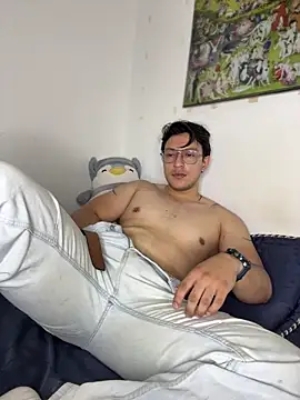 Amon  ashford online show from April 3, 2:18 am