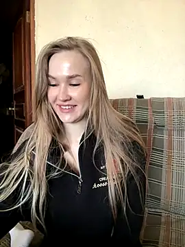 Snapshot of DianaShermy chatting on October 1, 9:36 am DianaShermy online show from October 1, 9:36 am