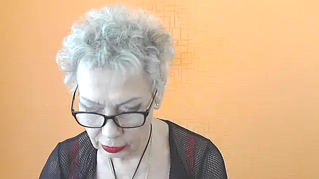 Snapshot of NessyJenixs chatting on November 2, 7:57 am NessyJenixs online show from November 2, 7:57 am