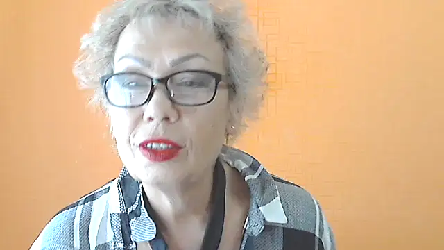 Snapshot of NessyJenixs chatting on September 24, 6:42 am NessyJenixs online show from September 24, 6:42 am