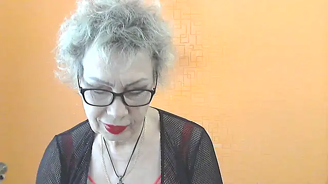 NessyJenixs online show from March 28, 8:26 am