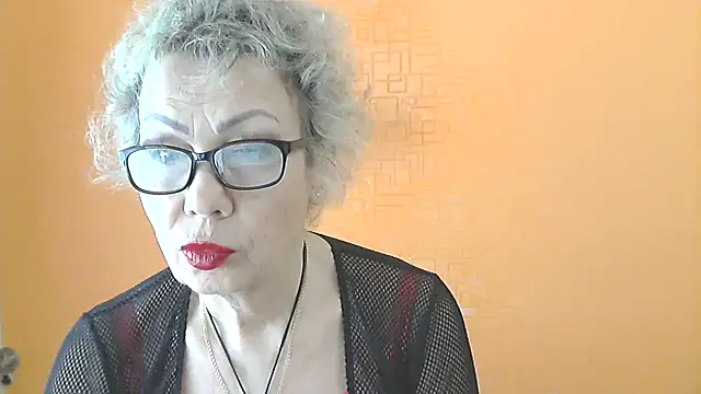 NessyJenixs online show from March 29, 6:48 am