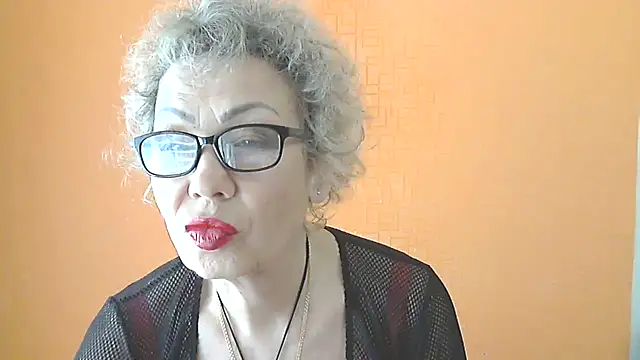 NessyJenixs online show from April 15, 6:08 am