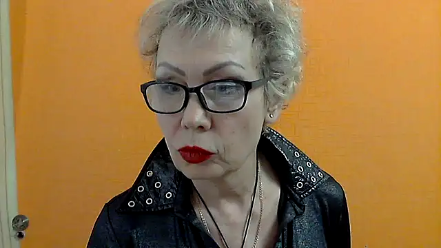 Snapshot of NessyJenixs chatting on February 3, 6:49 pm NessyJenixs online show from February 3, 6:49 pm