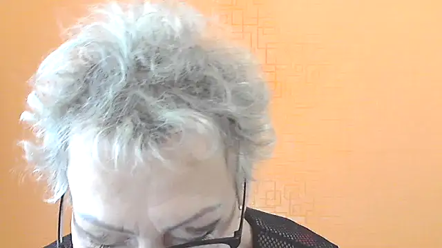 Snapshot of NessyJenixs chatting on October 28, 7:07 am NessyJenixs online show from October 28, 7:07 am