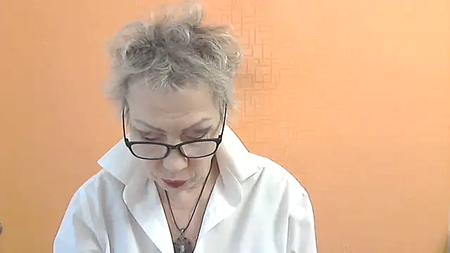 Snapshot of NessyJenixs chatting on December 14, 7:25 am NessyJenixs online show from December 14, 7:25 am