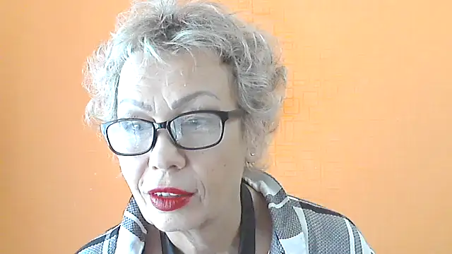 Snapshot of NessyJenixs chatting on October 7, 7:20 am NessyJenixs online show from October 7, 7:20 am
