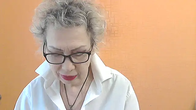 NessyJenixs online show from March 25, 8:14 am