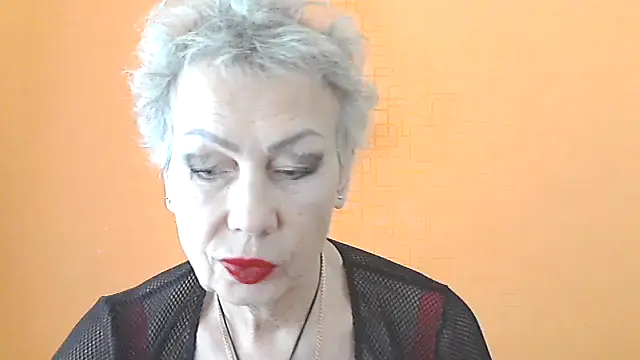 Snapshot of NessyJenixs chatting on November 5, 7:22 am NessyJenixs online show from November 5, 7:22 am