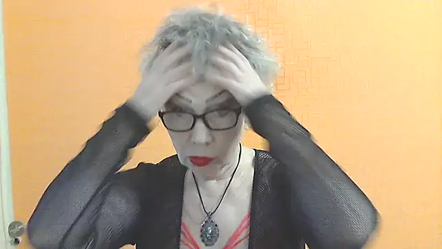 NessyJenixs online show from May 13, 1:29 pm