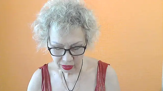 NessyJenixs online show from June 9, 6:47 am