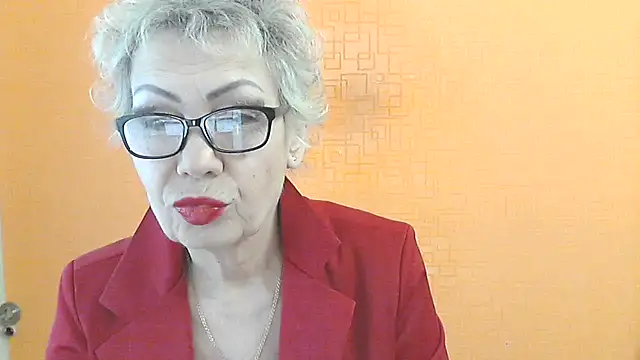 Snapshot of NessyJenixs chatting on February 2, 8:02 am NessyJenixs online show from February 2, 8:02 am