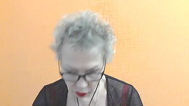 Snapshot of NessyJenixs chatting on November 30, 7:20 am NessyJenixs online show from November 30, 7:20 am