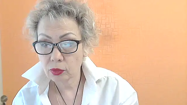 NessyJenixs online show from March 24, 7:19 am