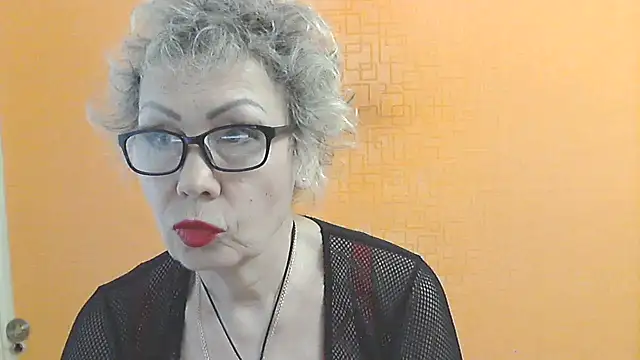 NessyJenixs online show from March 31, 6:37 am