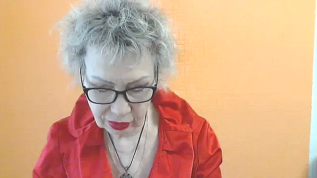 NessyJenixs online show from April 19, 7:42 am