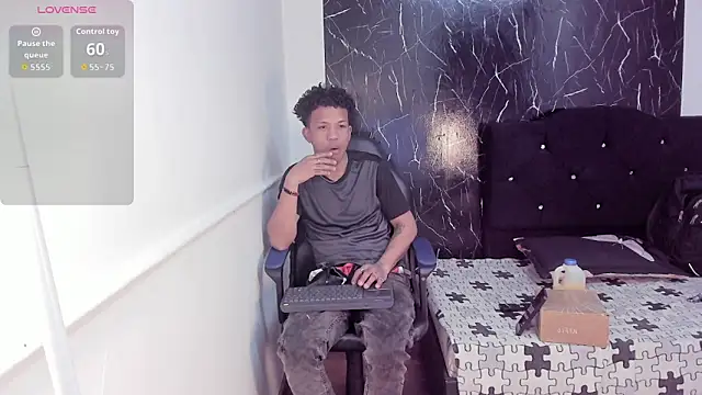 Snapshot of carlos_alber12 chatting on October 9, 12:06 pm carlos alber12 online show from October 9, 12:06 pm