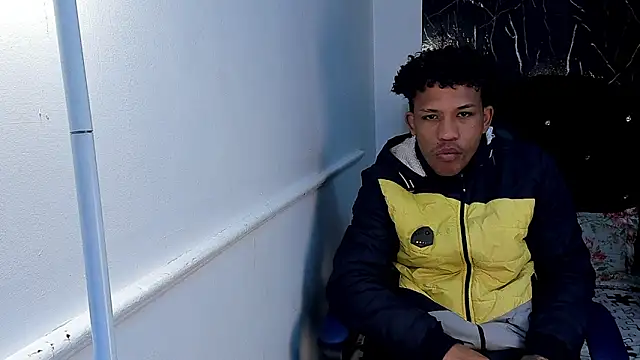 Snapshot of carlos_alber12 chatting on October 7, 12:50 pm carlos alber12 online show from October 7, 12:50 pm